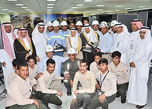 Saudi Mining Polytechnic students and faculty pose with dignitaries