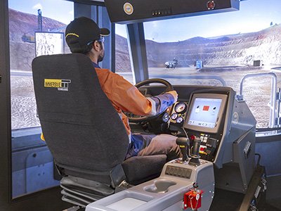 Simulator untuk Truk Pengangkut Liebherr T282C, T284