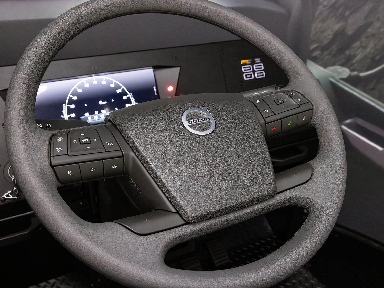 Volvo FMX 440 - OEM Steering Wheel