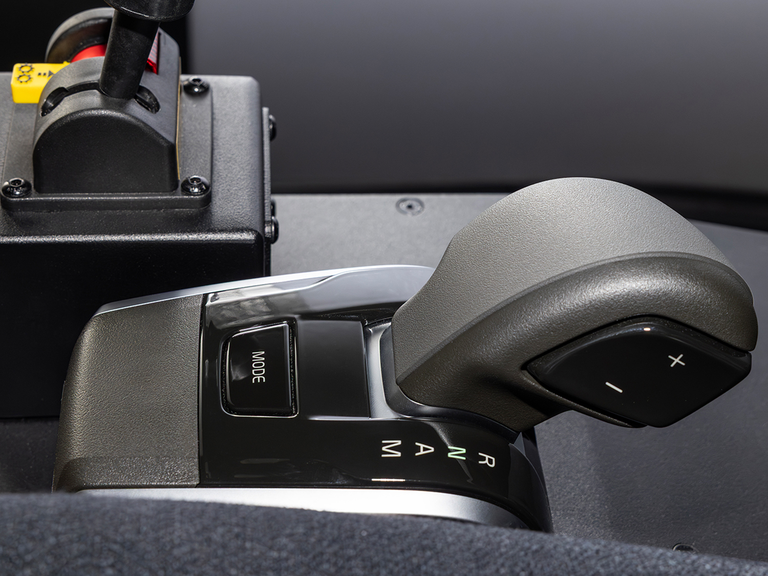Volvo FMX 440 - Fully functional control