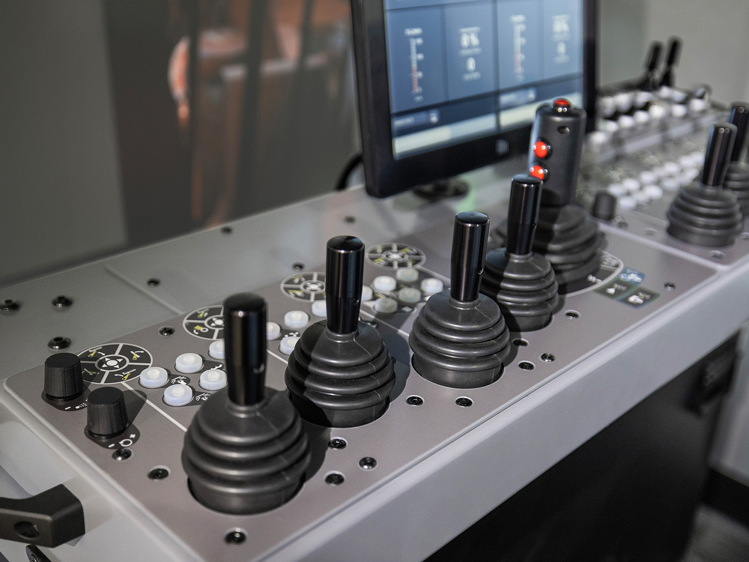 Sandvik DD422i (Dual Control) - Complete drill cabin layout.