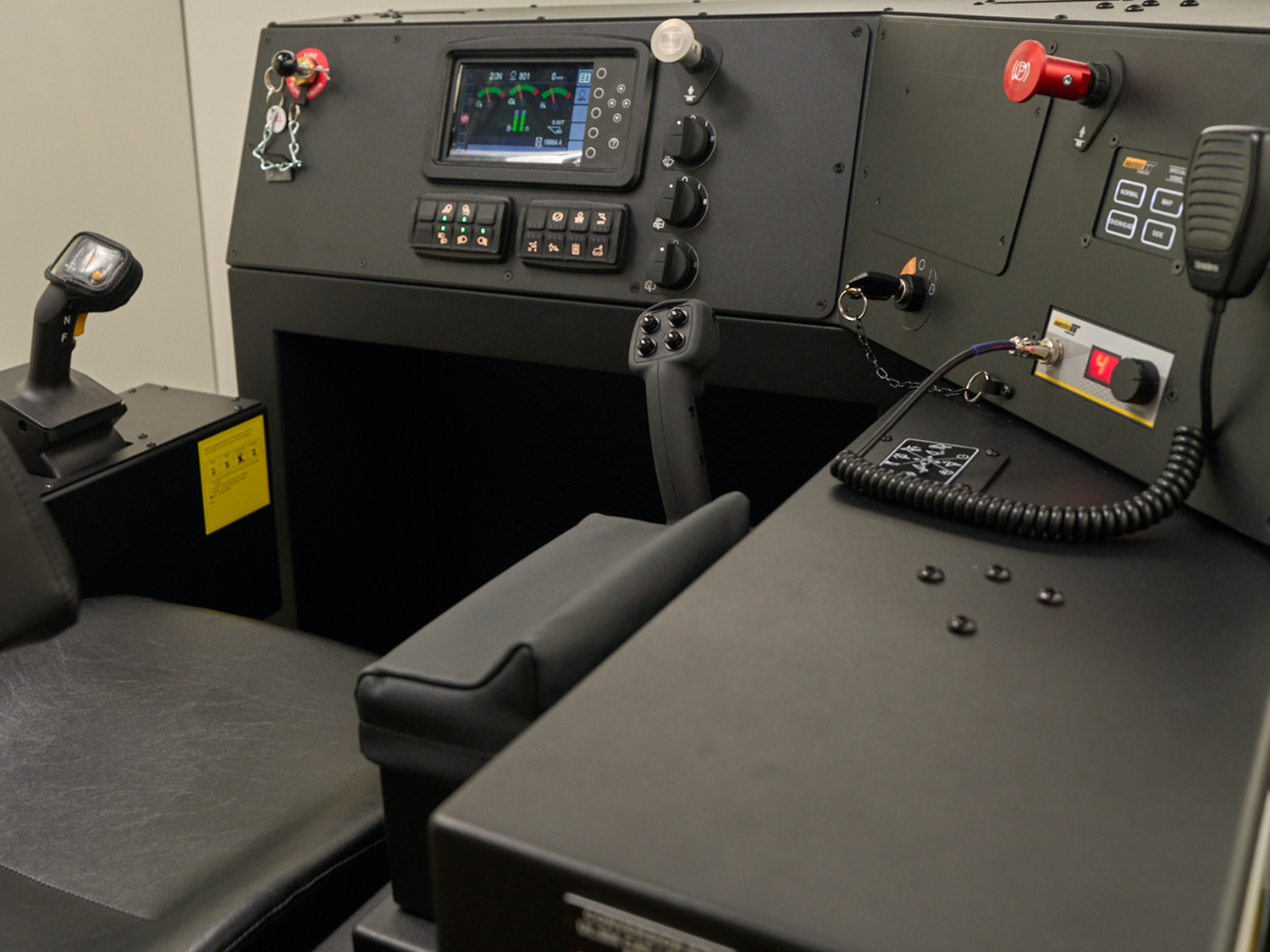 Cat R2900 XE - Realistic machine cab