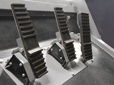 Cat 992G - Brake pedals