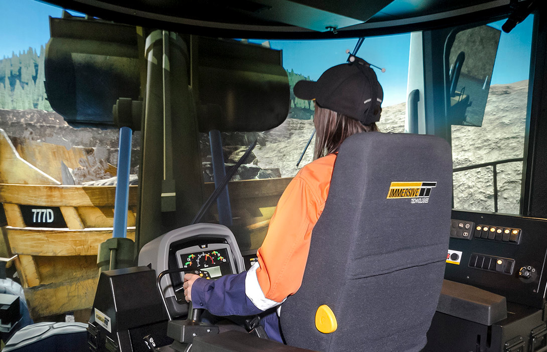 Simulator for Cat(R) 992K / 994H Wheel Loader
