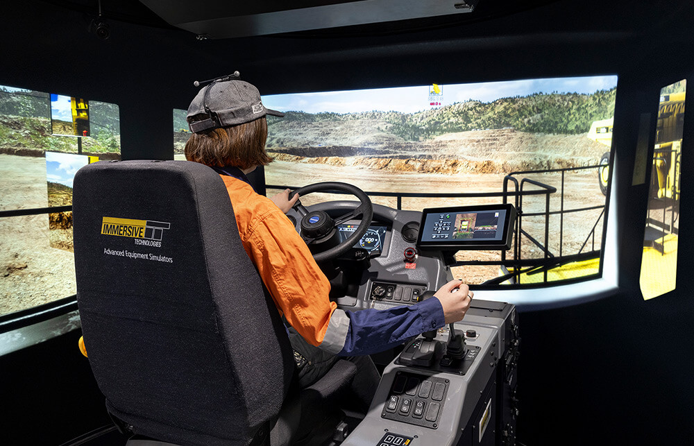 Simulator for Komatsu 930E-5SE Haul Truck