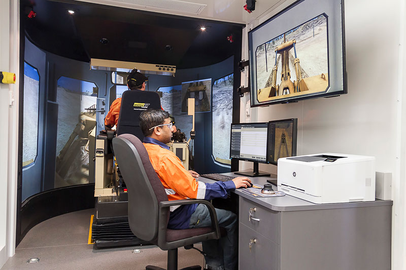 PRO4 Advanced Equipment Simulator